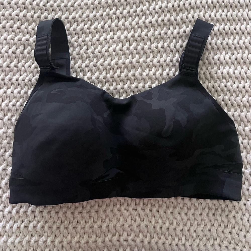 Lululemon a sports bra 34DD